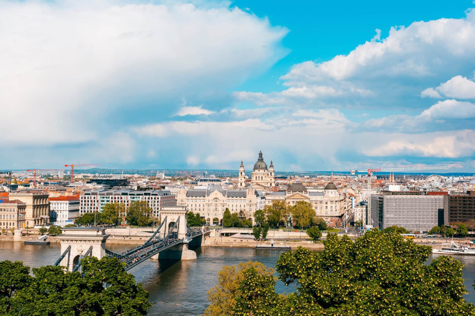 Hungary’s Entry Simplifications for Russians and Belarusians Stir EU Concerns