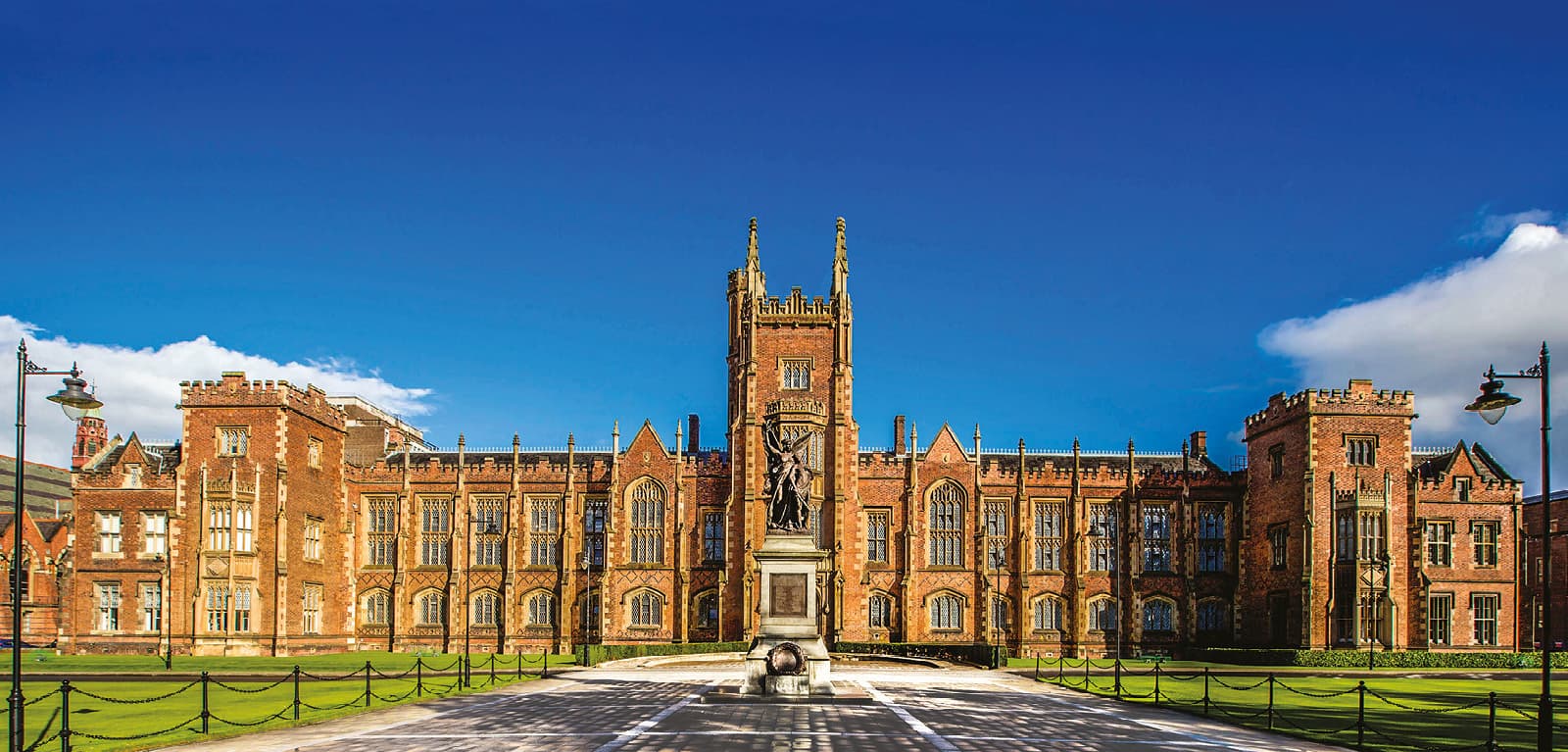 Queen`s University Belfast